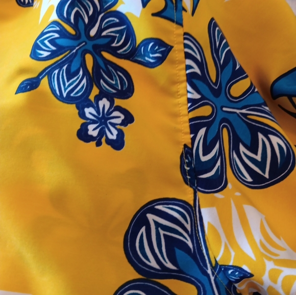 J/E/T Streetwear Men's Hawaiian Top Yellow And Blue Size XLarge.  New without ta - Picture 5 of 6